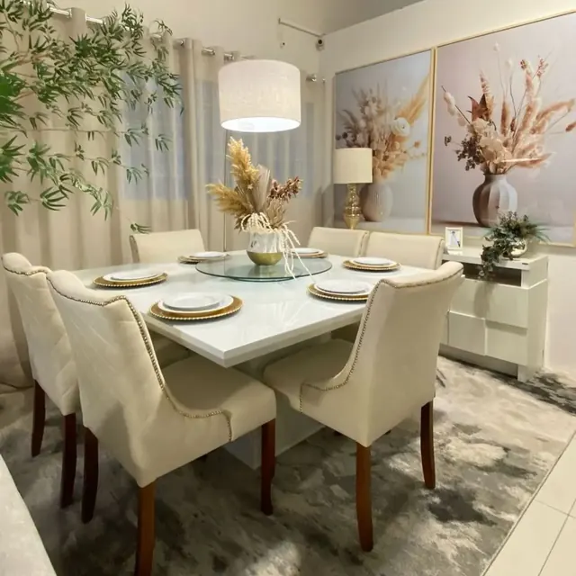 Mesa off-white para seis lugares