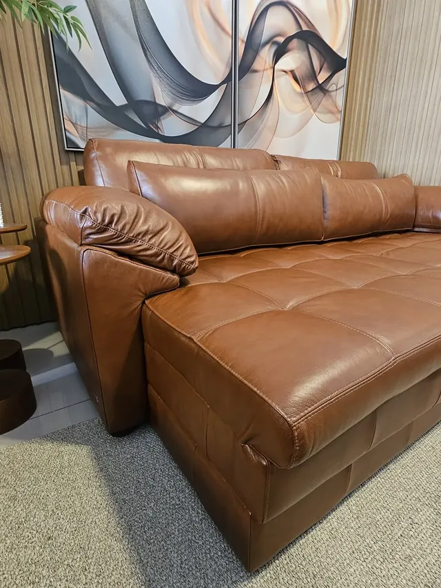 Sofá de couro com chaise